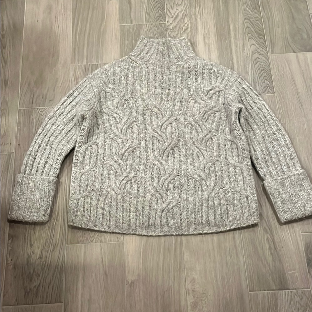 Vince Women’s Grey Turtleneck Sweater Size: XS